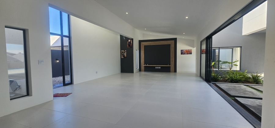 3 Bedroom Property for Sale in Myburgh Park Western Cape